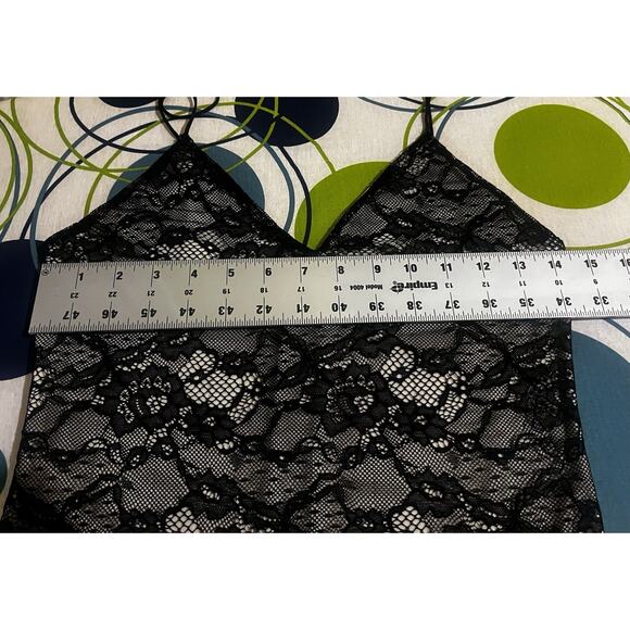 alice + Olivia Lace Slip Dress In Black. Size 8
Waist 27” to 28” - Picture 12 of 14